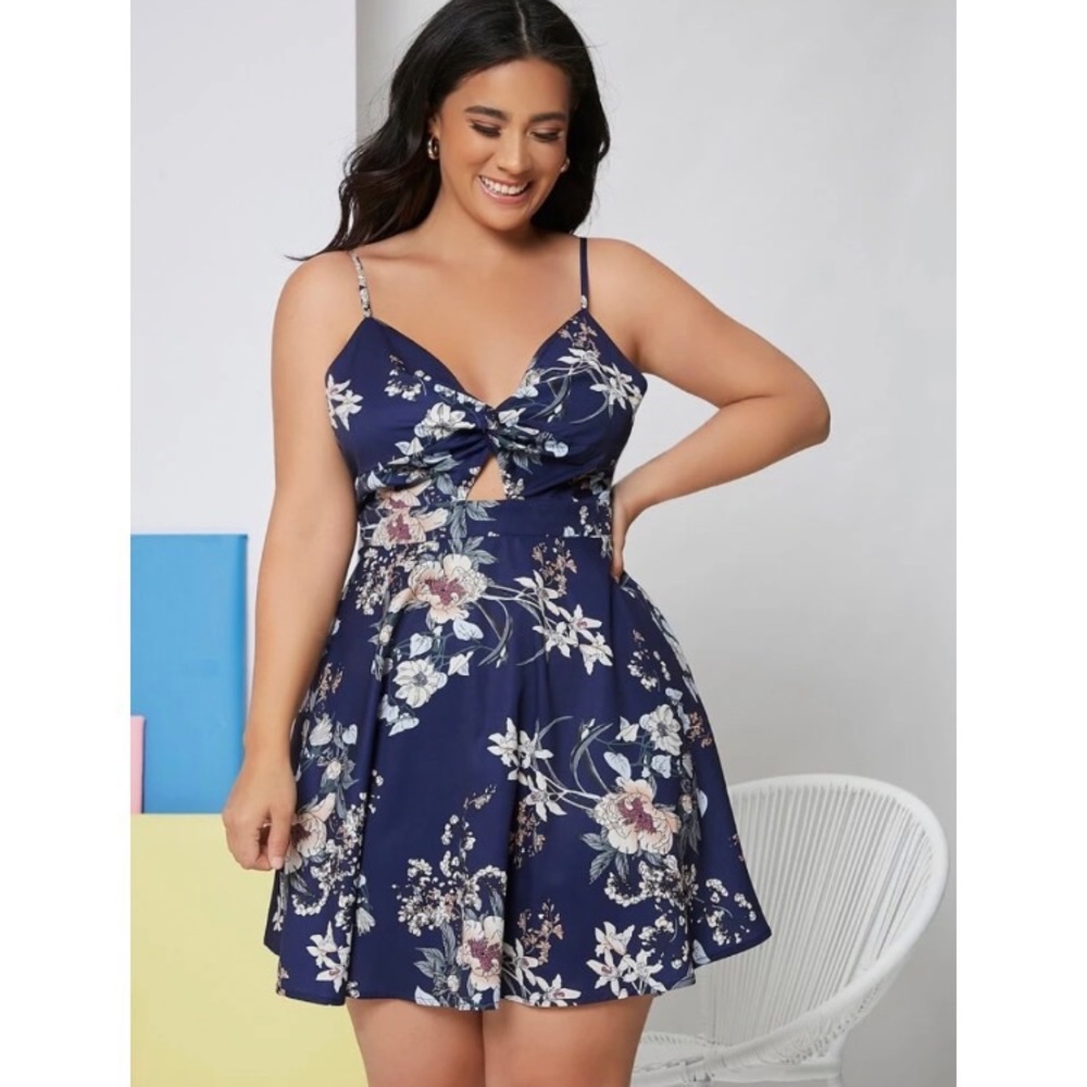 END OF SUMMER CLEARANCE!NEW Plus Size Twist Front tie Back Floral Dress 2X